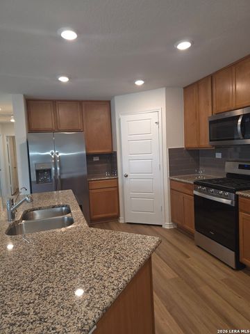 5031 Kayak Cove, Elmendorf, TX 78112