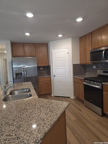 5031 Kayak Cove, Elmendorf, TX 78112