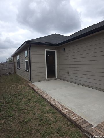 5031 Kayak Cove, Elmendorf, TX 78112