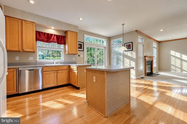 45 WOOD LARK DR, Mount Laurel, NJ 08054
