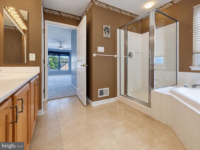 45 WOOD LARK DR, Mount Laurel, NJ 08054