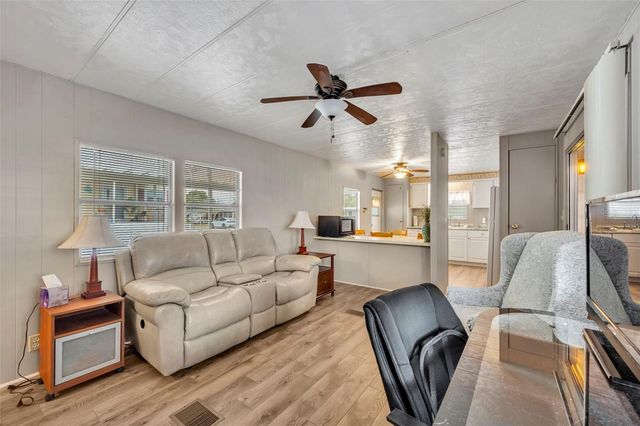 11 HAWAIIAN WAY, Leesburg, FL 34788