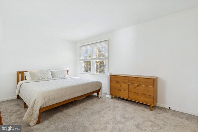 5 EVERGREEN LN, Stafford, VA 22554