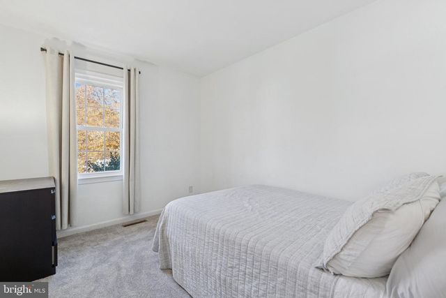 5 EVERGREEN LN, Stafford, VA 22554