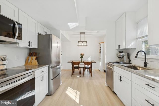 5 EVERGREEN LN, Stafford, VA 22554