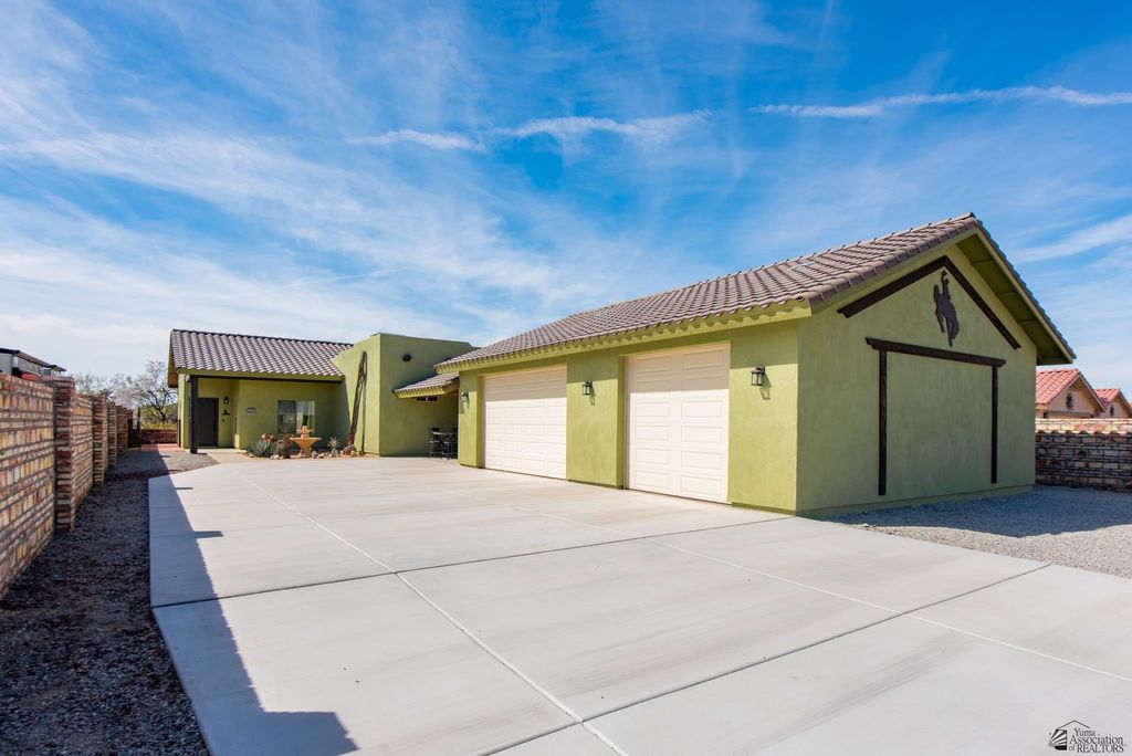 14683 S 48 Dr, Yuma, AZ 85367