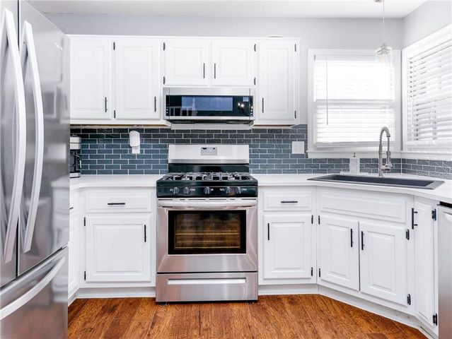 12512 S Brougham Drive, Olathe, KS 66062