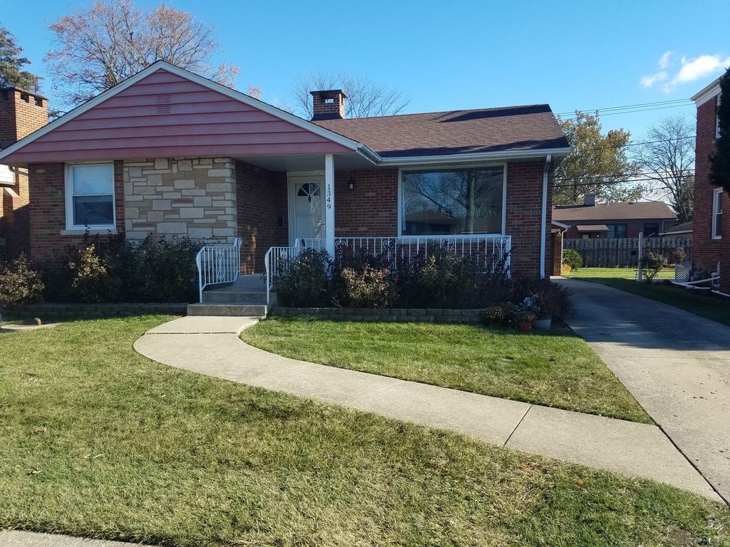 1349 Westchester Boulevard, Westchester, IL 60154