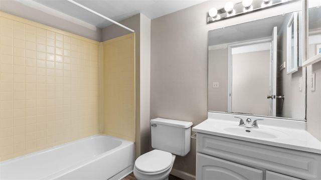 1225 S Maple Road Unit: 105, Ann Arbor, MI 48103