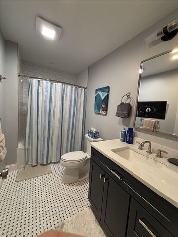 84 John Street C, Newport, RI 02840