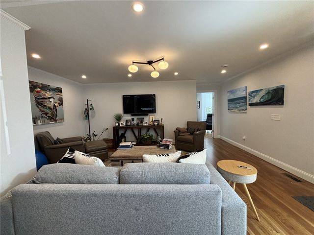 84 John Street C, Newport, RI 02840