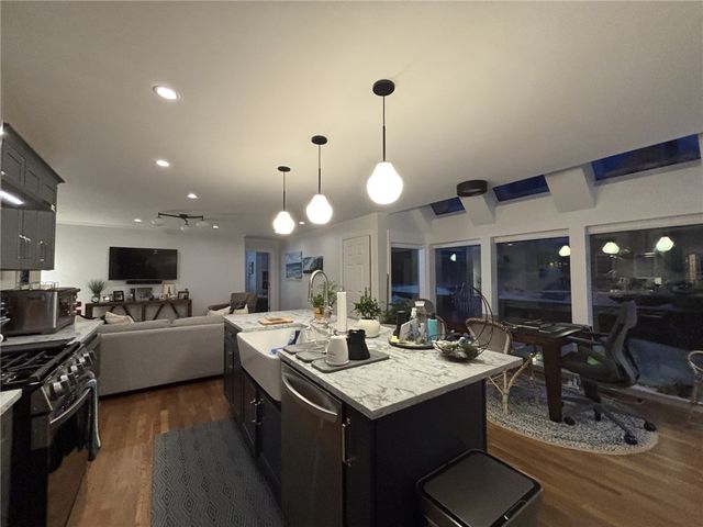 84 John Street C, Newport, RI 02840