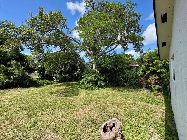 147 W 17th Street, Riviera Beach, FL 33404