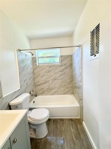 147 W 17th Street, Riviera Beach, FL 33404