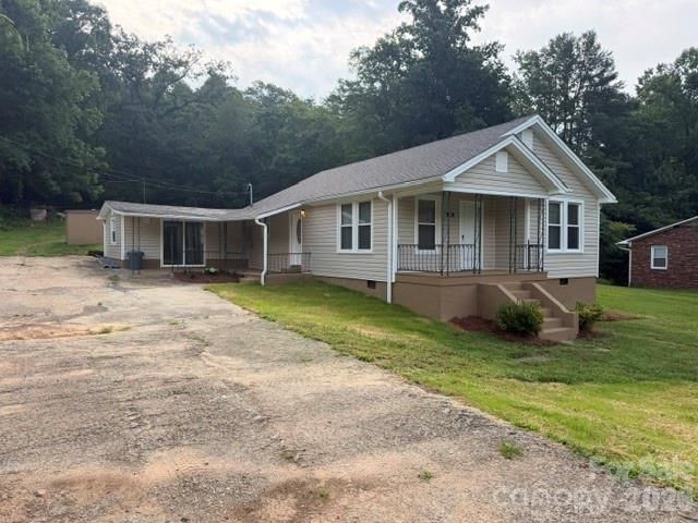 299 US 221 Highway S, Marion, NC 28752