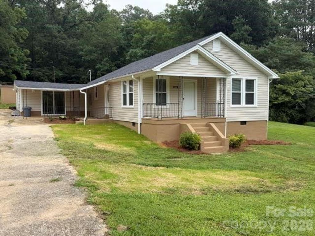 299 US 221 Highway S, Marion, NC 28752