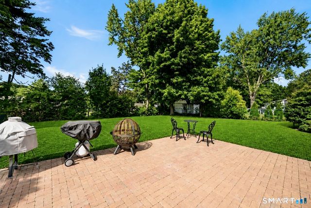 82 Weaver Road, Manchester, CT 06042