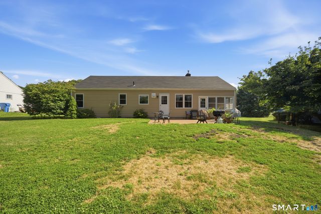 82 Weaver Road, Manchester, CT 06042