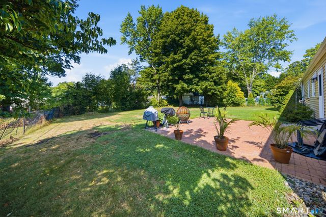 82 Weaver Road, Manchester, CT 06042