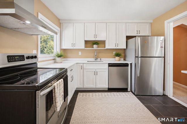 82 Weaver Road, Manchester, CT 06042