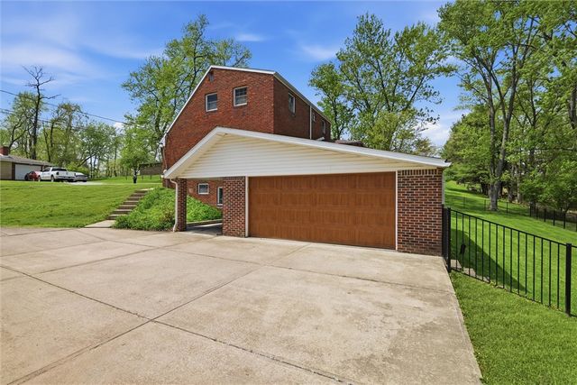 12309 Linshan Dr, North Huntingdon, PA 15642
