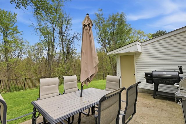 12309 Linshan Dr, North Huntingdon, PA 15642