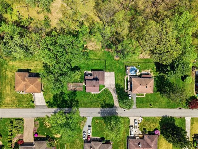 12309 Linshan Dr, North Huntingdon, PA 15642