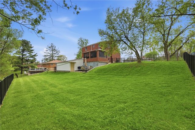 12309 Linshan Dr, North Huntingdon, PA 15642