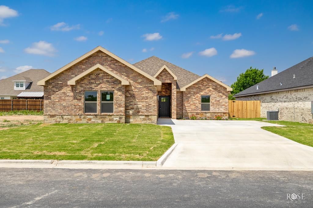 Image 1 of property listing at 5441 Riviera Lane, San Angelo, TX 76904