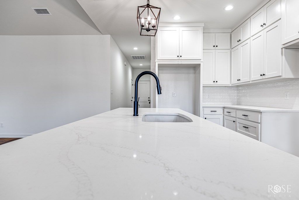 Image 13 of property listing at 5441 Riviera Lane, San Angelo, TX 76904