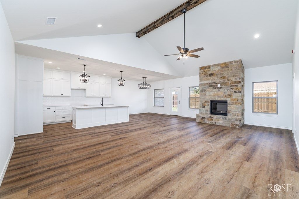 Image 6 of property listing at 5441 Riviera Lane, San Angelo, TX 76904
