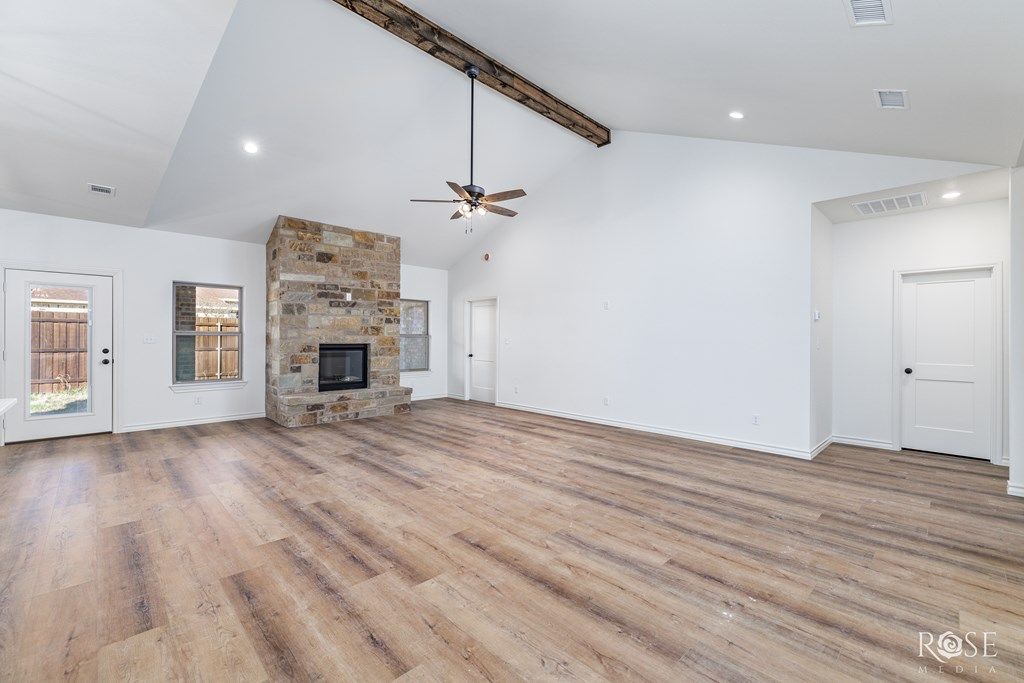 Image 8 of property listing at 5441 Riviera Lane, San Angelo, TX 76904