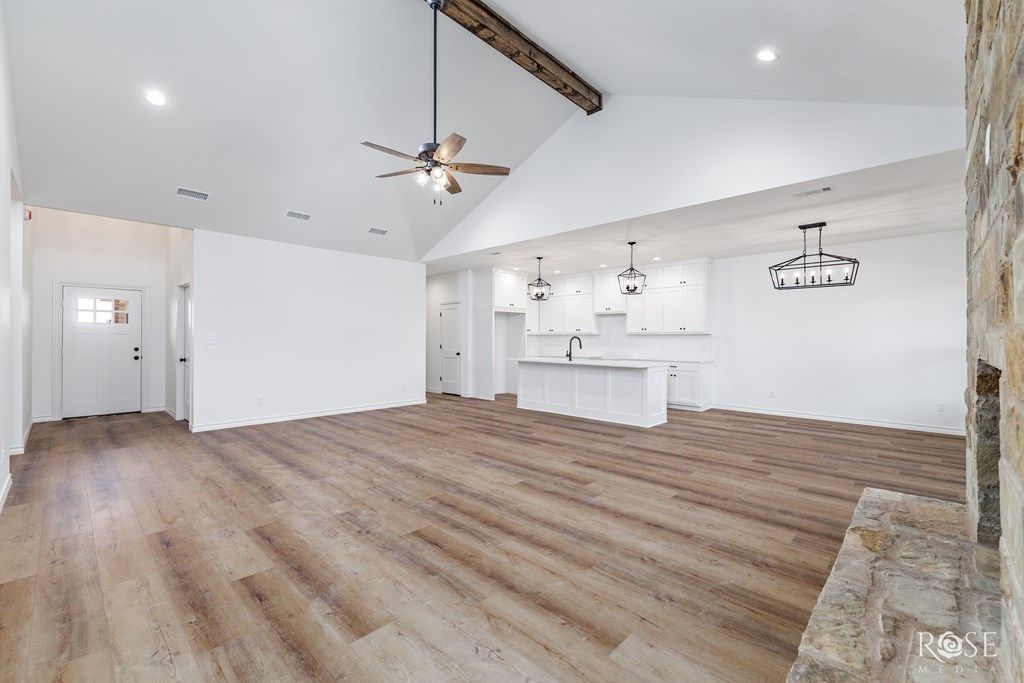 Image 9 of property listing at 5441 Riviera Lane, San Angelo, TX 76904