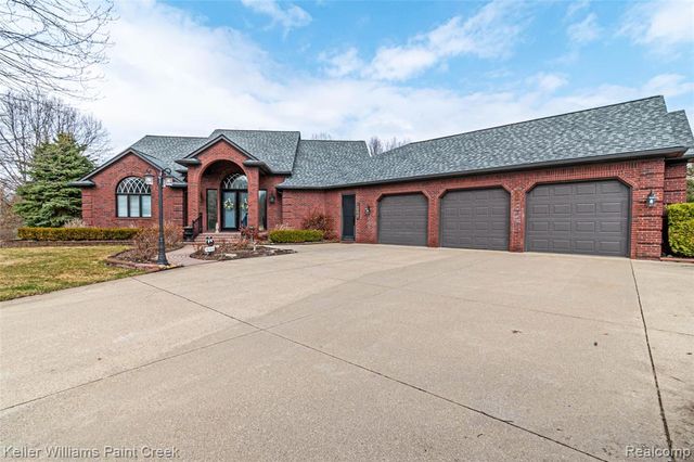 4998 Menominee Lane, Clarkston, MI 48348
