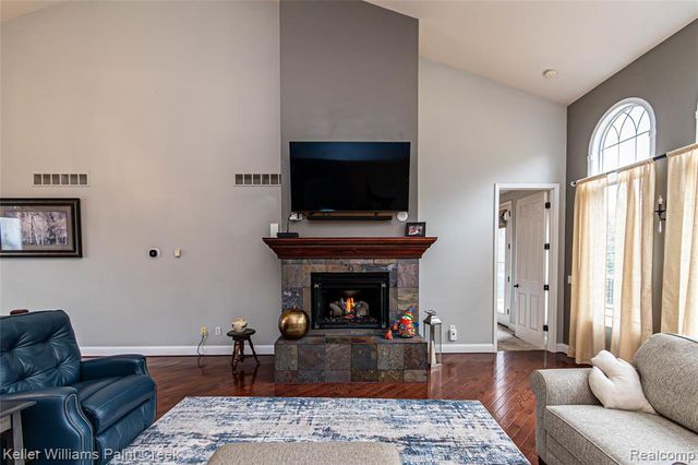 4998 Menominee Lane, Clarkston, MI 48348