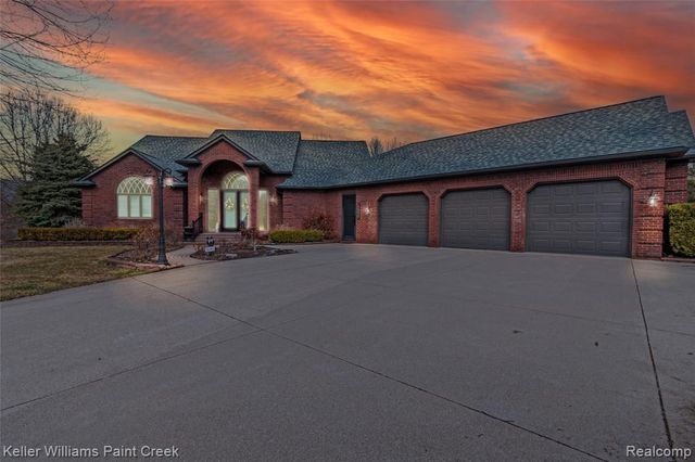 4998 Menominee Lane, Clarkston, MI 48348