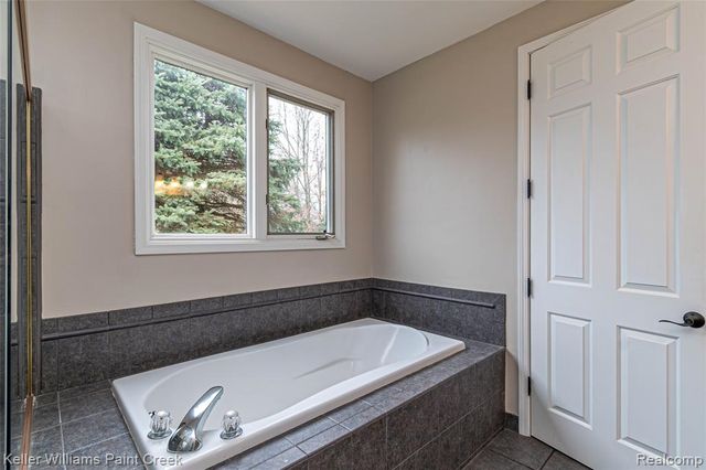 4998 Menominee Lane, Clarkston, MI 48348