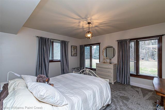 4998 Menominee Lane, Clarkston, MI 48348