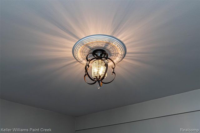 4998 Menominee Lane, Clarkston, MI 48348