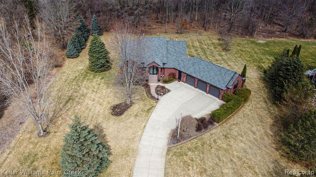 4998 Menominee Lane, Clarkston, MI 48348