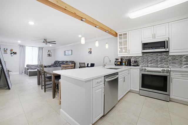 5201 NW 2nd Avenue 2130, Boca Raton, FL 33487