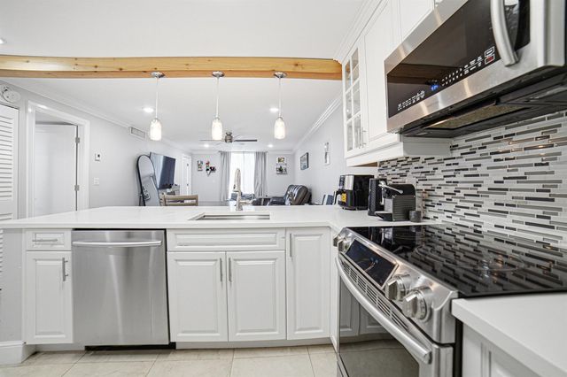 5201 NW 2nd Avenue 2130, Boca Raton, FL 33487