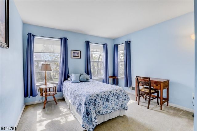 30 Aberdeen Dr, Old Bridge Twp., NJ 08857