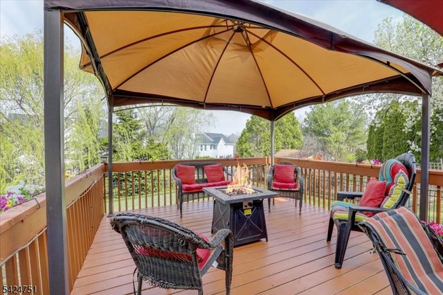 30 Aberdeen Dr, Old Bridge Twp., NJ 08857