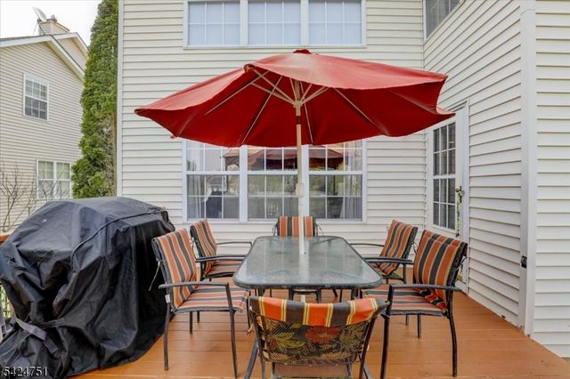 30 Aberdeen Dr, Old Bridge Twp., NJ 08857