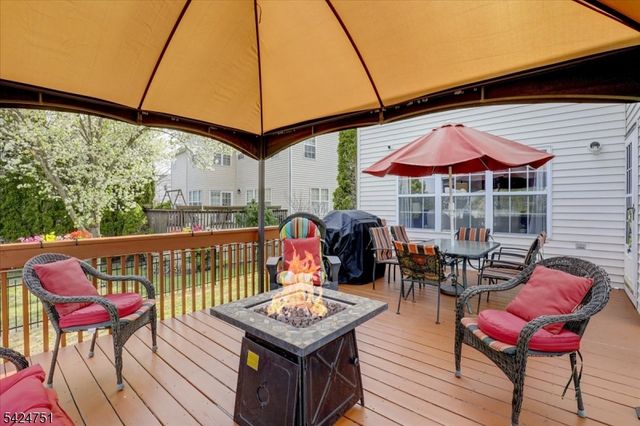 30 Aberdeen Dr, Old Bridge Twp., NJ 08857