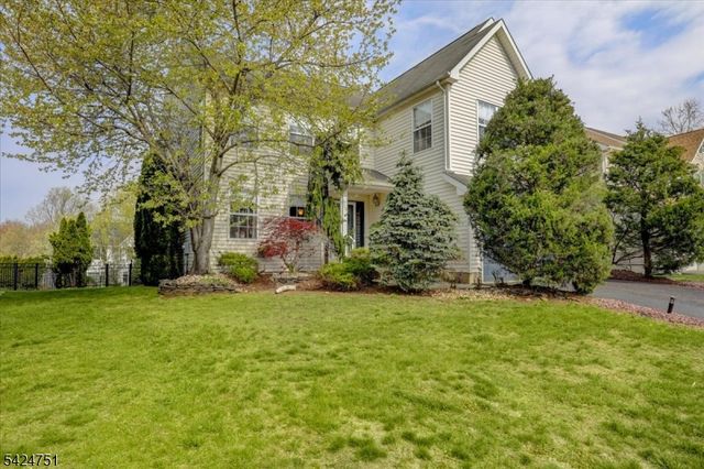 30 Aberdeen Dr, Old Bridge Twp., NJ 08857