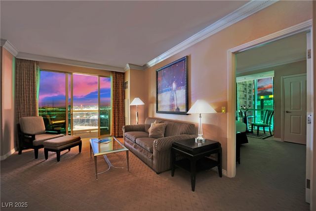 135 East Harmon Avenue 2002 & 2004, Las Vegas, NV 89109