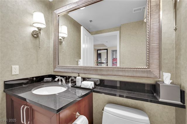 135 East Harmon Avenue 2002 & 2004, Las Vegas, NV 89109