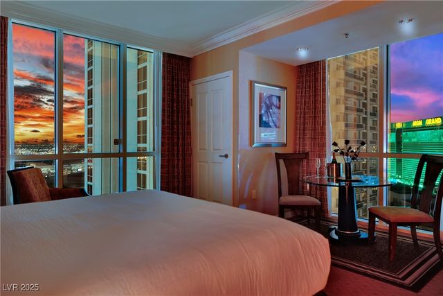 135 East Harmon Avenue 2002 & 2004, Las Vegas, NV 89109